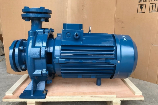 Bơm ly tâm thuộc nhóm máy cánh dẫn, được sử dụng để xử lý nhiều loại lưu chất khác nhau