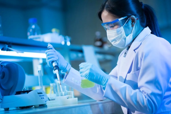 Mỗi công nghệ một ưu thế, thực vật vượt trội ở khả năng tổng hợp chất hữu cơ phức tạp và tính an toàn sinh học cao