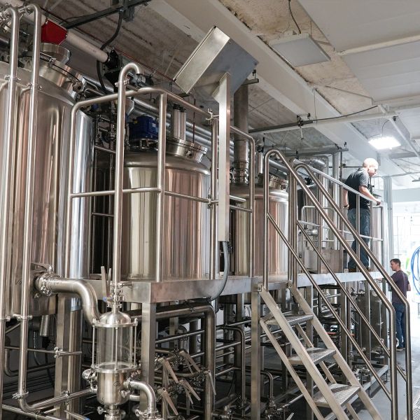 Thiết bị lên men kiểm soát nồng độ cồn đầu vào, duy trì độ thoáng khí và giữ nhiệt độ ổn định