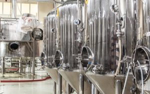 Sử dụng thùng lên men có nắp để hạn chế oxy xâm nhập của vi khuẩn