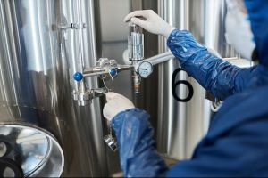 Thời gian lên men giấm chỉ mất 24-48 giờ với công nghệ sục khí hiện đại, hoặc vài tháng nếu lên men tĩnh truyền thống