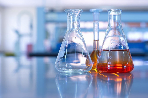 Hiểu rõ các tính chất là yếu tố bắt buộc để sử dụng dung môi an toàn và hiệu quả