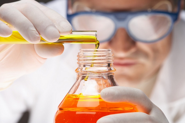 Dung môi phân cực và không phân cực quan trọng trong quy trình pha chế và điều chế sản phẩm