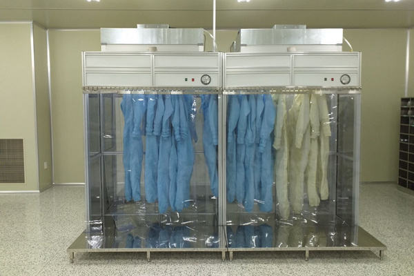 Tủ quần áo thép chuyên dụng phòng sạch với thiết kế mái nghiêng chống bụi tích tụ