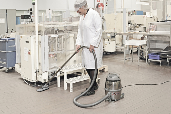 Máy hút bụi chuyên dụng phòng sạch tích hợp bộ lọc HEPA, xử lý hiệu quả bụi mịn và vi sinh vật